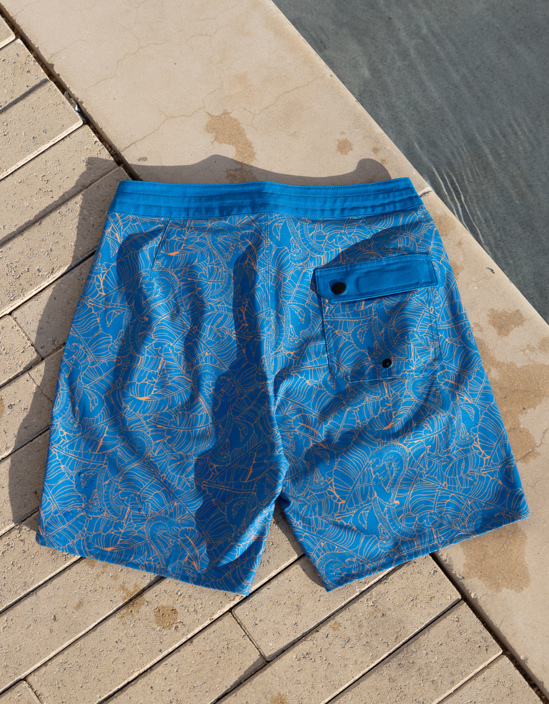 FAIR FIGHT BLUE - SHIPWRECKS 18" BOARDSHORTS by Bajallama