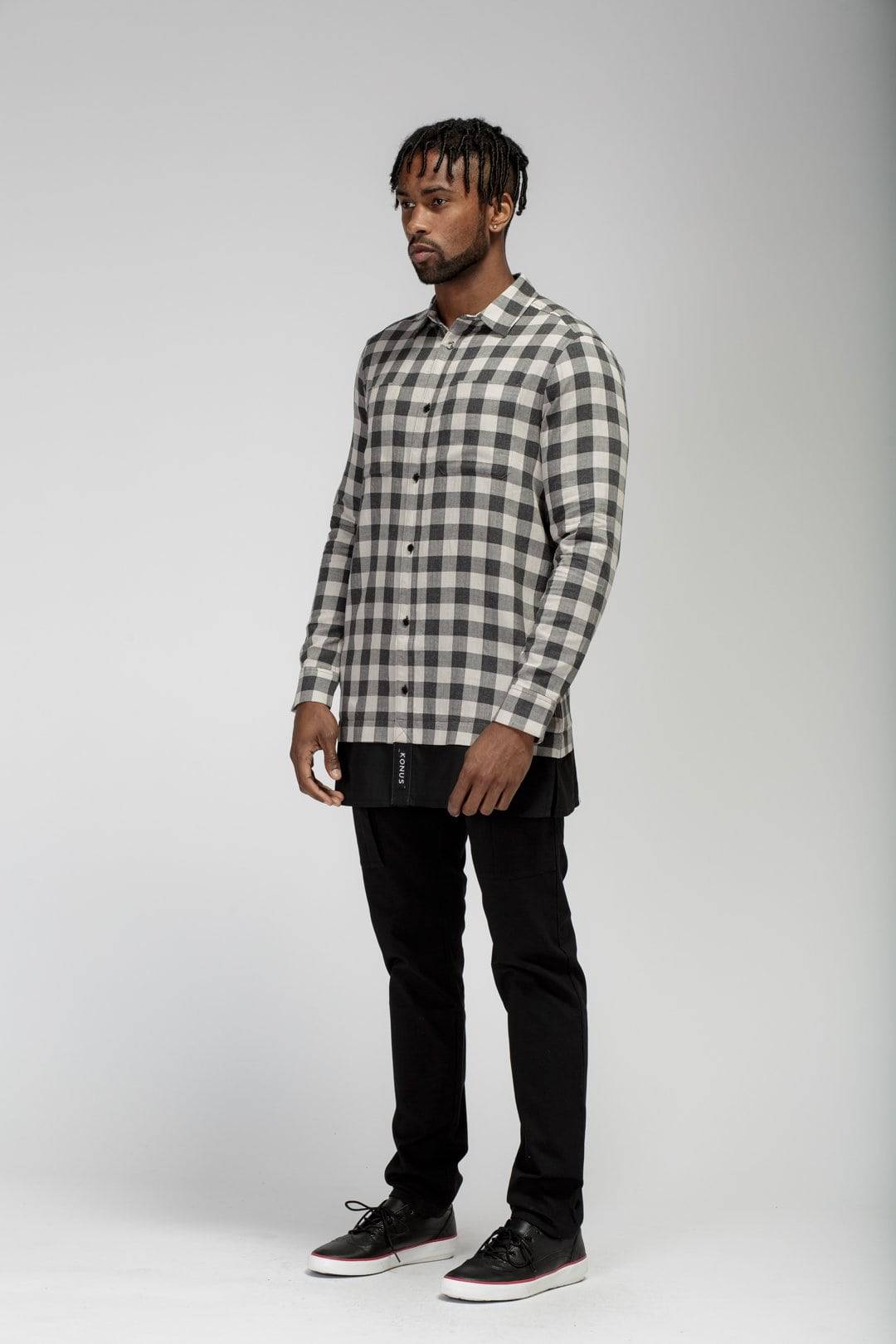 Konus Men's Longline Button up Shirt in Plaid in Charcoal by Shop at Konus