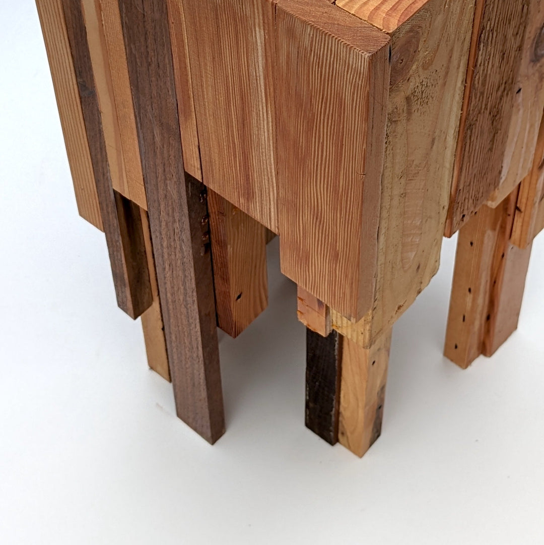 Assemblage Table by Formr