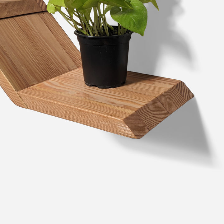 Lean shelf by Formr