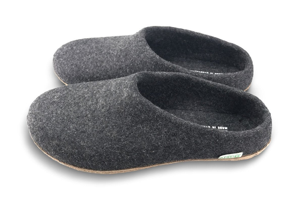 Kyrgies All Natural Molded Sole - Low Back - Charcoal Men's by Kyrgies