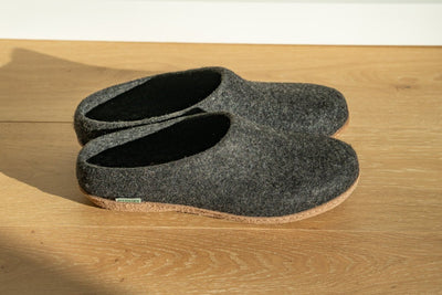 Kyrgies All Natural Molded Sole - Low Back - Charcoal Men's by Kyrgies